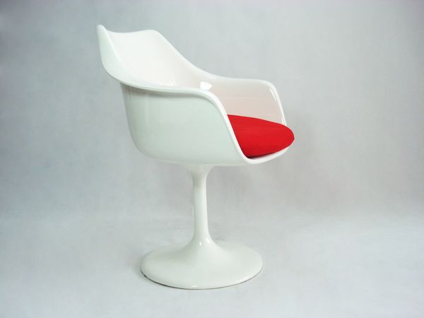 Eero Saarinen Tulip Arm Chair[2]